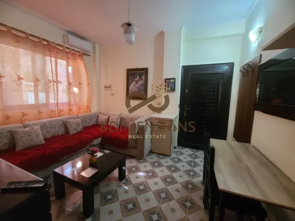 Tirane, jepet me qera apartament 1+1 Kati 1, 420 €