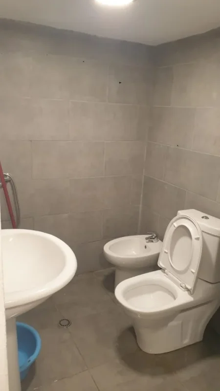 Tirane, jepet me qera apartament duplex 2+1+Aneks Kati 0, 69 m² 450 € (linze)