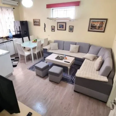 Tirane, jepet me qera apartament 2+1+Ballkon Kati 2, 79 m² 499 € (21 dhjetori)