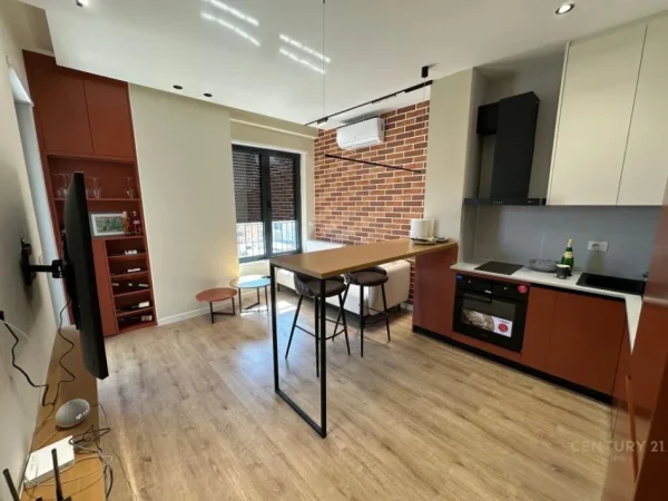 Tirane, jepet me qera 1+1 Kati 6, 55 m² 700 € 