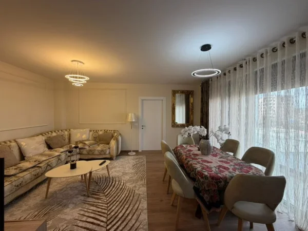 Tirane, jepet me qera apartament 2+1 Kati 2, 117 m² 600 € (Casa Italia.)