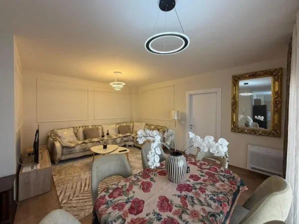 Tirane, jepet me qera apartament 2+1 Kati 2, 117 m² 600 € (Casa Italia.)