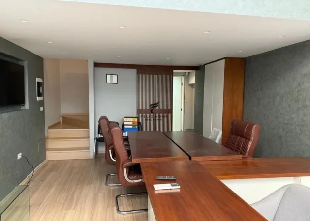 Tirane, jepet me qera dyqan Kati 0, 65 m² 700 € (KOMUNA E PARISIT)