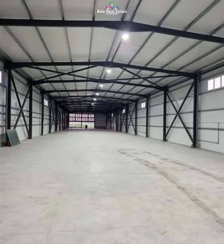 Fushe Kruje, jepet me qera magazine Kati 0, 5.000 m² 2.800 € (fushe Preze)