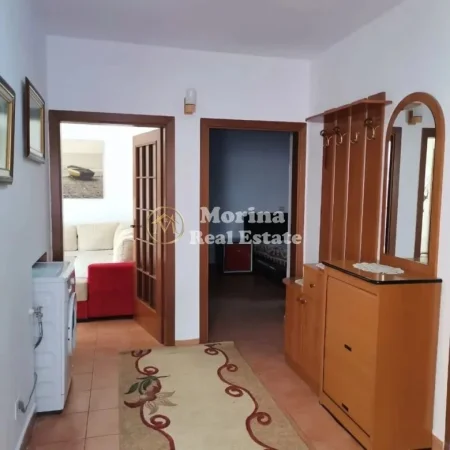 Tirane, jepet me qera apartament 2+1 Kati 2, 75 m² 600 € (Ministria e Jashtme)