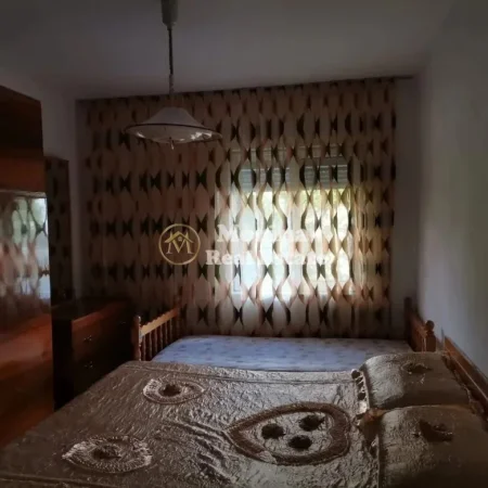 Tirane, jepet me qera apartament 2+1 Kati 2, 75 m² 600 € (Ministria e Jashtme)