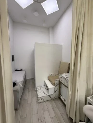 Tirane, jepet me qera dyqan Kati 0, 20 m² 450 € (rruga e kavajes , 21 dhjetori)