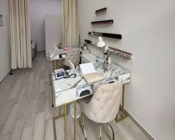 Tirane, jepet me qera zyre Kati 0, 20 m² 450 € (rruga e kavajes , 21 dhjetori)