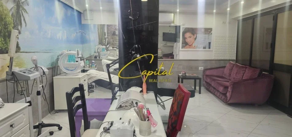 Tirane, jepet me qera ambjent biznesi Kati 0, 55 m² 1.000 € (QENDER)