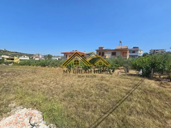 Durres, shitet , 1.283 m² 128.300 € (shkallnur)