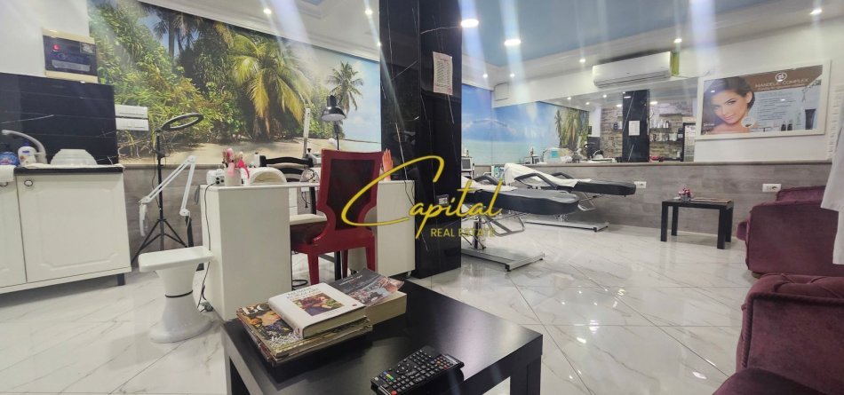 Tirane, jepet me qera ambjent biznesi Kati 0, 55 m² 1.000 € (QENDER)