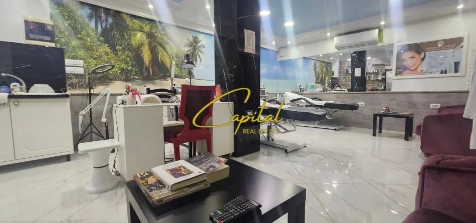 Tirane, jepet me qera ambjent biznesi Kati 0, 55 m² 1.000 € (QENDER)