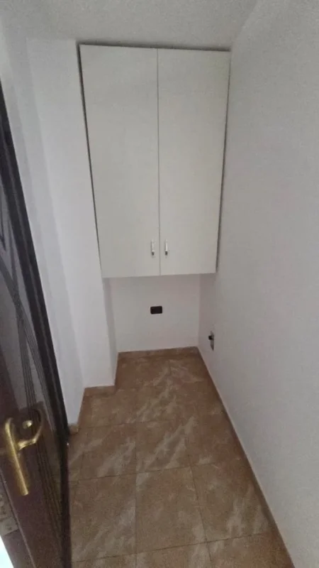 Durres, shitet apartament 2+1 Kati 5, 80 m² 100.000 € (Pallati i Sportit)