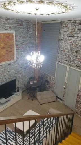 Tirane, jepet me qera apartament duplex 2+1+Aneks+Ballkon Kati 0, 69 m² 450 € (fresku)