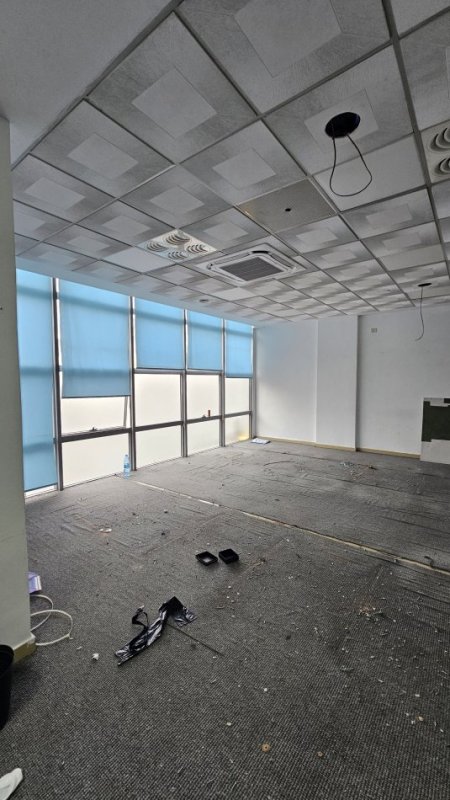 Tirane, jepet me qera zyre Kati 1, 200 m² 1.700 € (rruga nikolla jorga)