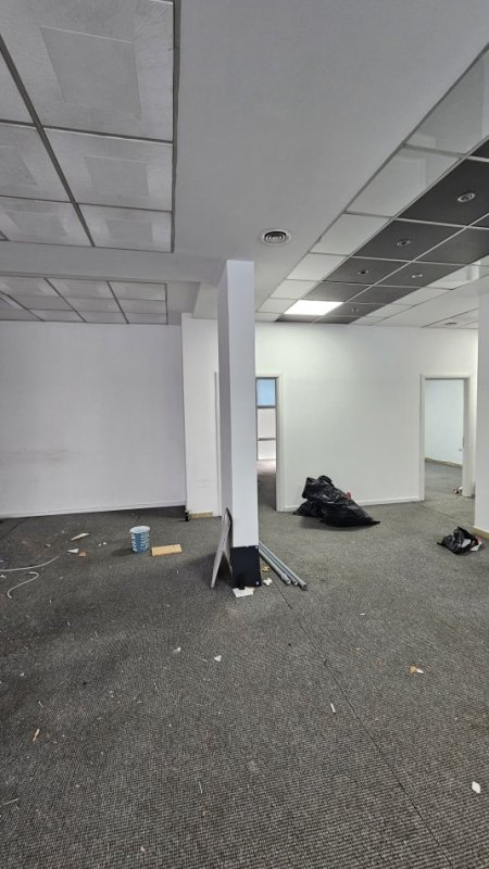 Tirane, jepet me qera zyre Kati 1, 200 m² 1.700 € (rruga nikolla jorga)