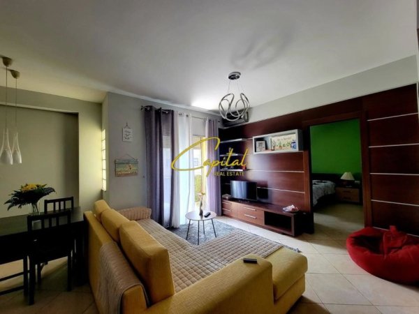 Tirane, jepet me qera apartament 1+1 Kati 3, 65 m² 500 € (ALI DEMI)