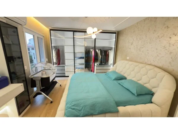 Tirane, shitet apartament 2+1 , 116 m² (rruga bogdaneve)