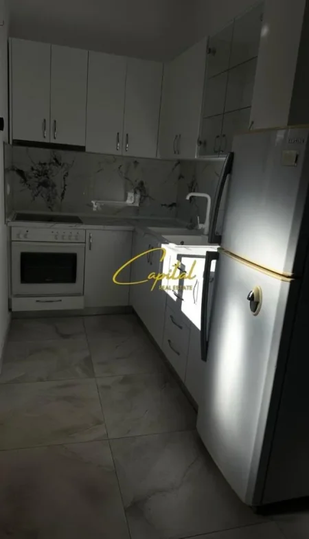 Tirane, jepet me qera apartament 2+1 Kati 1, 90 m² 400 € (ALLIAS)