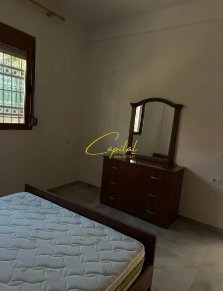 Tirane, jepet me qera apartament 2+1 Kati 1, 90 m² 400 € (ALLIAS)