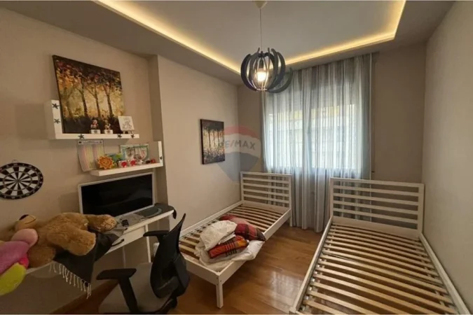 Vlore, jepet me qera apartament 2+1 Kati 6, 110 m² 600 € (Blv. Ismail Qemali,Skele, Vlore)