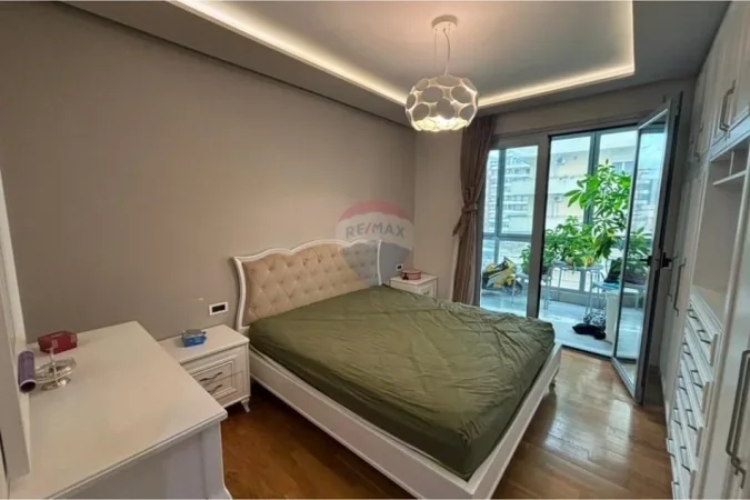 Vlore, jepet me qera apartament 2+1 Kati 6, 110 m² 600 € (Blv. Ismail Qemali,Skele, Vlore)