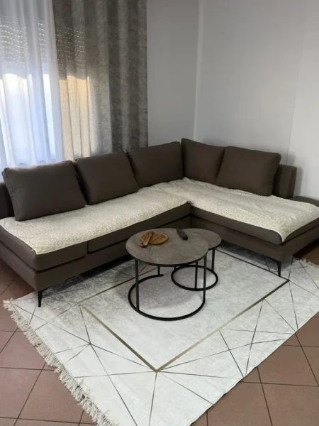 Tirane, jepet me qera apartament 2+1+Aneks+Ballkon Kati 2, 90 m² 720 € (Rruga Dora Distria)