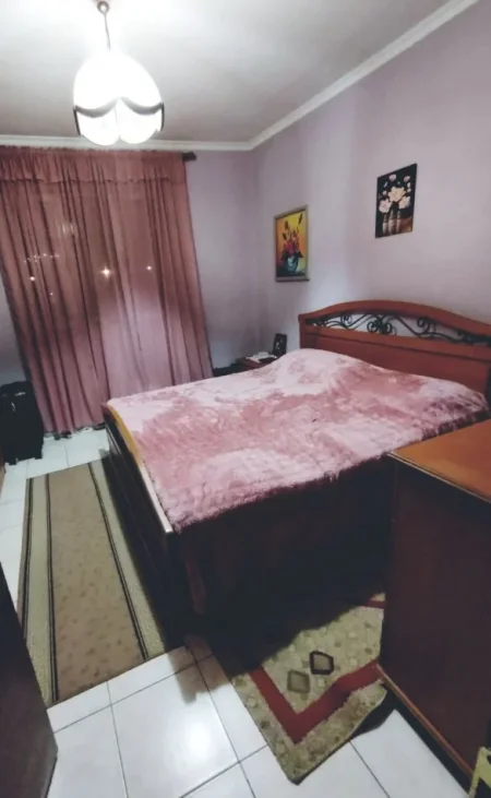 Tirane, shitet apartament 2+1 Kati 4, 130.000 € 