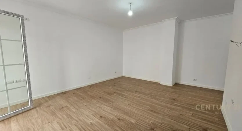 Tirane, shitet apartament 2+1 Kati 4, 79 m² 220.000 € (Rruga e Bogdaneve)