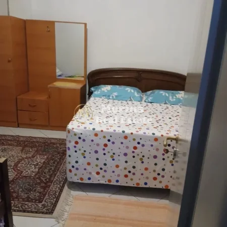 Tirane, jepet me qera shtepi 1+1 Kati 1, 65 m² 450 € (Selvia)
