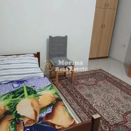 Tirane, jepet me qera shtepi 1+1 Kati 1, 65 m² 450 € (Selvia)