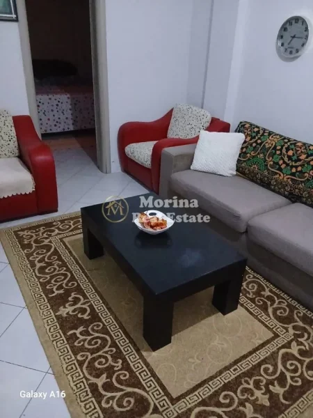 Tirane, jepet me qera shtepi 1+1 Kati 1, 65 m² 450 € (Selvia)