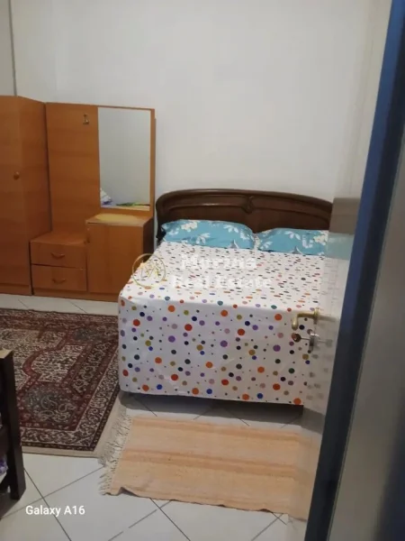Tirane, jepet me qera shtepi 1+1 Kati 1, 65 m² 450 € (Selvia)