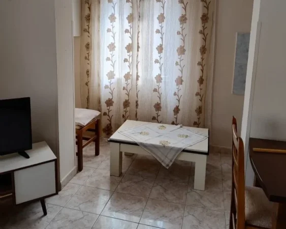 Tirane, jepet me qera apartament 1+1+Aneks Kati 4, 60 m² 420 € (Xhamlliku , Oxhaku)