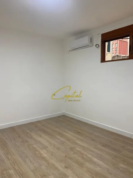 Tirane, jepet me qera ambjent biznesi Kati 0, 30 m² 370 € (MYSLYM SHYRI)