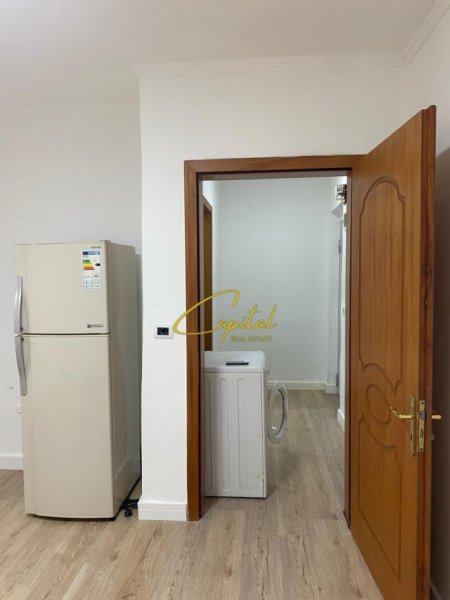 Tirane, jepet me qera ambjent biznesi Kati 0, 30 m² 370 € (MYSLYM SHYRI)