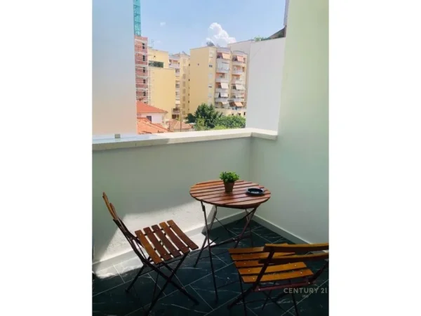 Tirane, shiten 2 apartamente 1+1 Kati 5, 90 m² 240.000 €