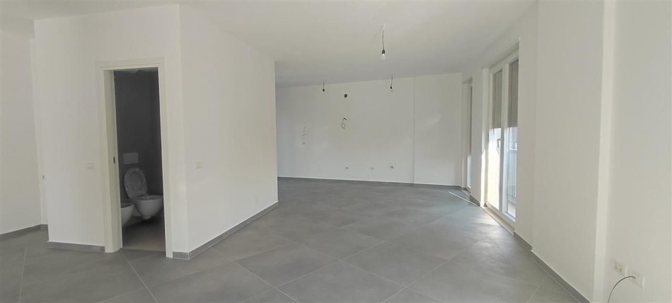 Tirane, jepet me qera zyre Kati 5, 220 m² 2.500 € (QENDER 9 KATESHET)