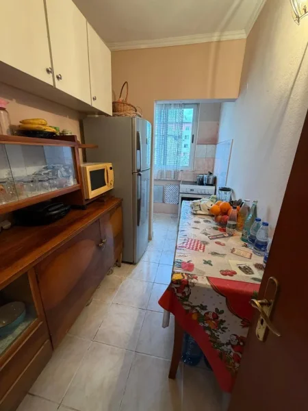 Tirane, shitet apartament 2+1+Ballkon Kati 4, 73 m² 128.000 € (Rruga Irfan Tomini)