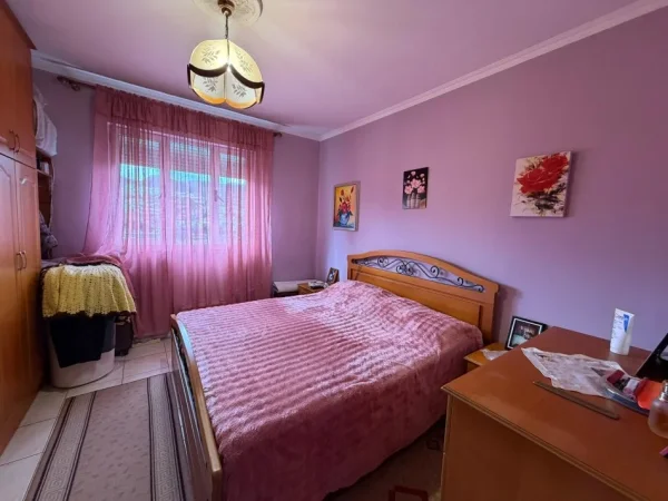 Tirane, shitet apartament 2+1+Ballkon Kati 4, 73 m² 128.000 € (Rruga Irfan Tomini)