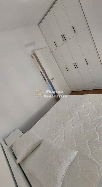 Tirane, jepet me qera apartament 1+1 Kati 7, 65 m² 400 € (Ali Demi)