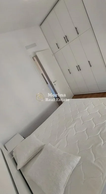 Tirane, jepet me qera apartament 1+1 Kati 7, 65 m² 400 € (Ali Demi)