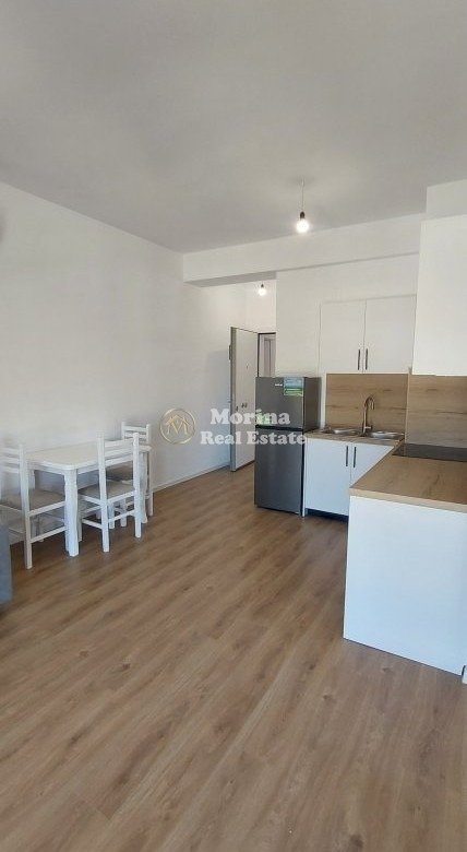 Tirane, jepet me qera apartament 1+1 Kati 7, 65 m² 400 € (Ali Demi)