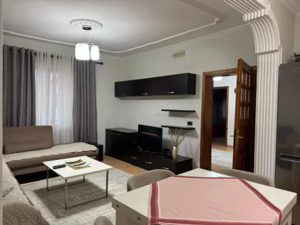 Tirane, jepet me qera Vile 2+1+Ballkon Kati 1, 112 m² 600 € (ALLIAS)