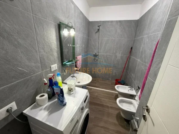 Qera, Apartament 2+1+2+Post Parkimi,Kodra e Diellit,Tiranë 1,000 €, Prestige64129