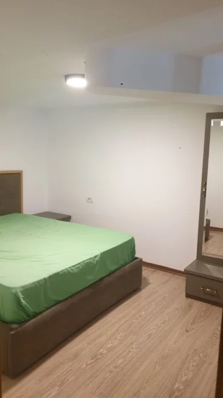 Tirane, jepet me qera apartament duplex Dublex Kati 1, 69 m² 450 € (FRESK)