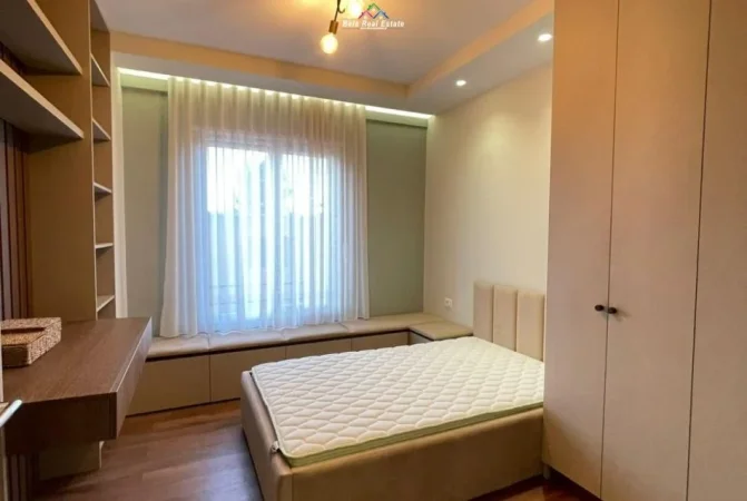 Tirane, jepet me qera apartament 2+1 Kati 2, 80 m² 630 € (selite xhamia)