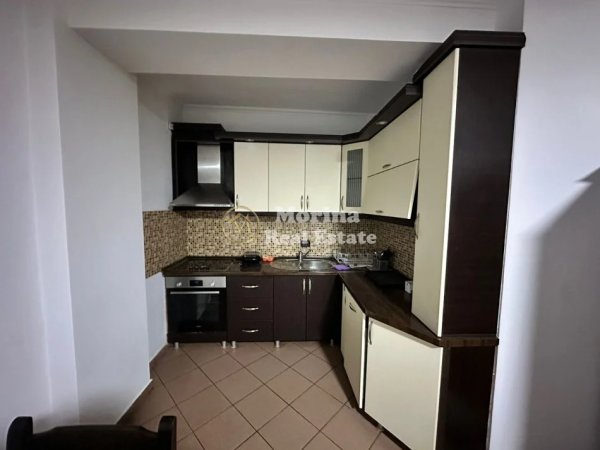 Tirane, jepet me qera apartament 2+1 Kati 2, 90 m² 720 € (Liqeni Artificial)