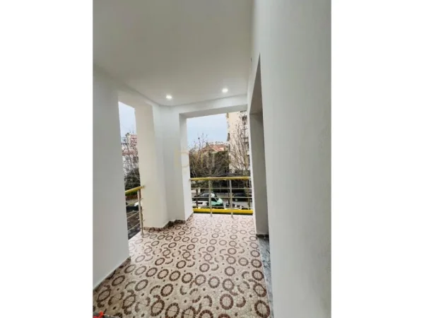 Tirane, jepet me qera 3+1+Ballkon , 125 m² 650 € (Don Bosco)