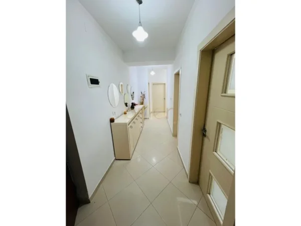 Tirane, jepet me qera 3+1+Ballkon , 125 m² 650 € (Don Bosco)